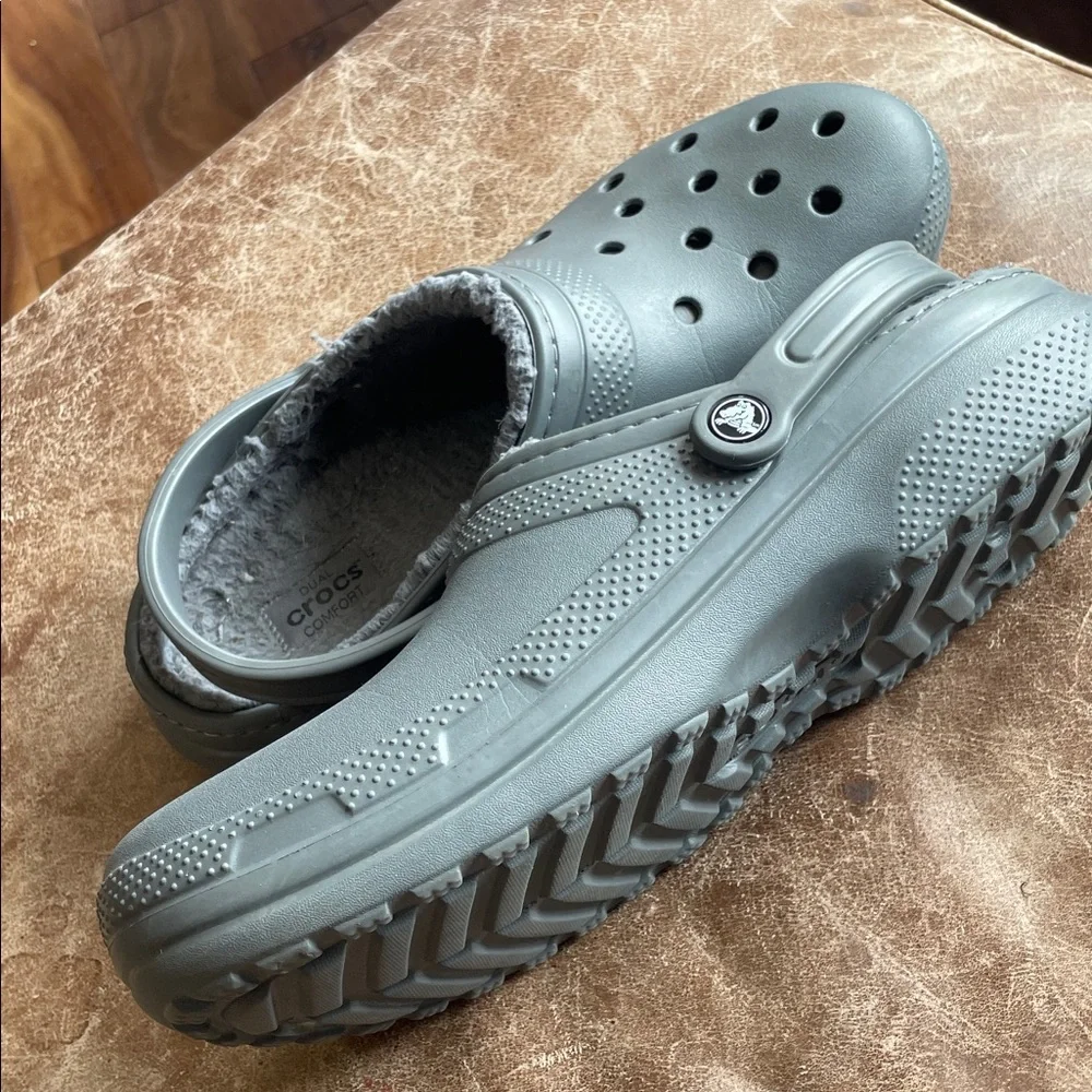 Crocs Men's Gray Dual Comfort Lined Clogs. Good Condition. Size 12.